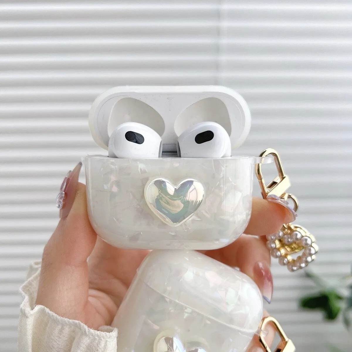Cute White Pearlescent Marble Heart Protective Shockproof Cover AirPods Case   Carabiner Heart Charm for AirPods 1 2 3 Pro 2 Generation