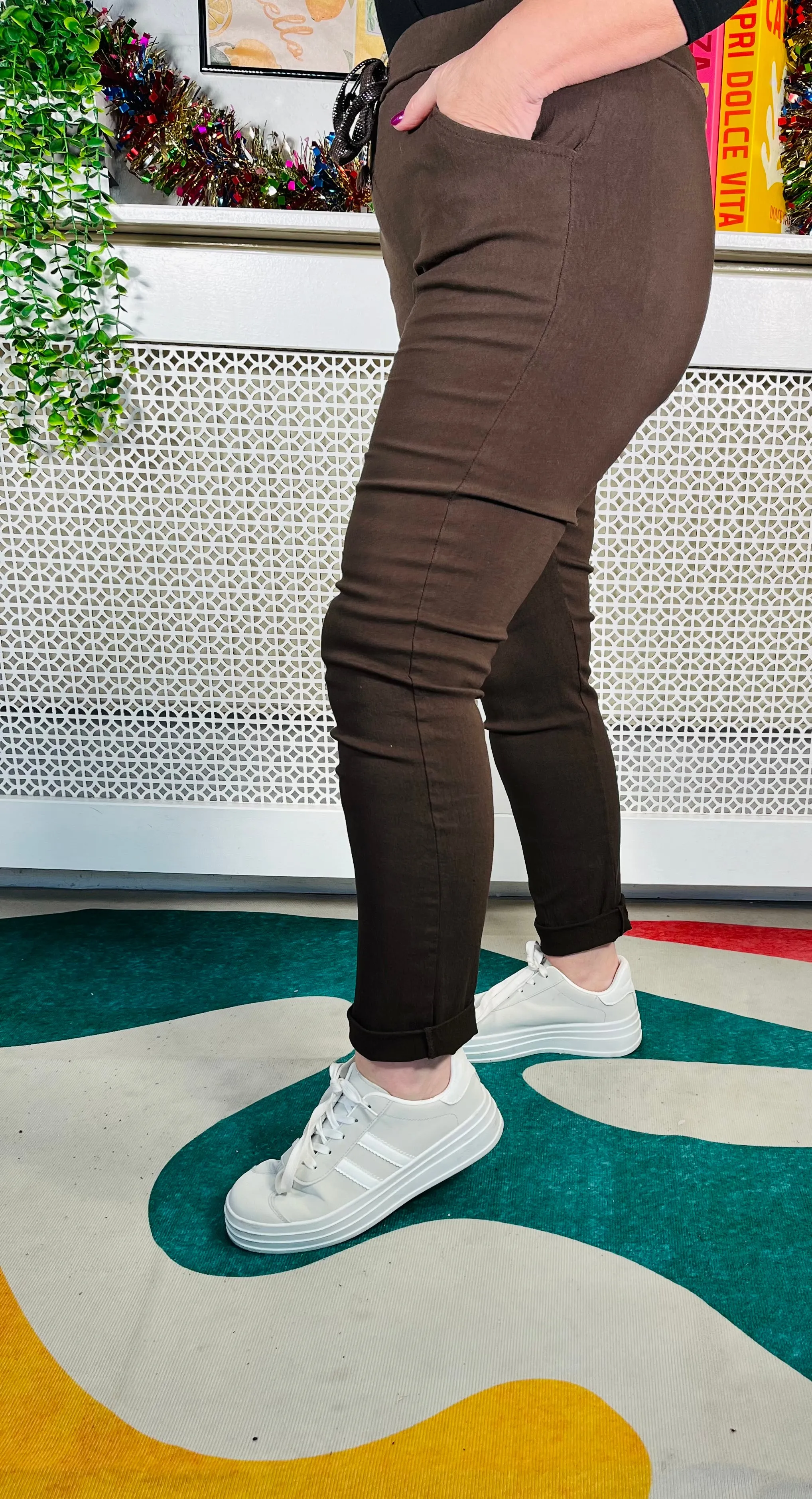 Polly plain magic trousers - Chocolate